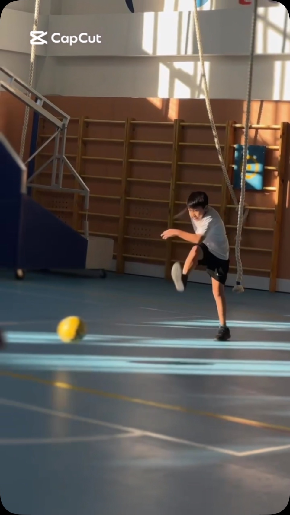 ⚽ҚЫСҚЫ ДЕМАЛЫС: ФУТБОЛМЕН ЕРЕКШЕ ❄️ ⚜️Жайлы мектебімізде қысқы демалыс қызу&hellip;